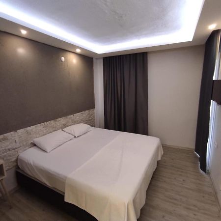 1989 Hotel Sebat Çeşme Kültér fotó
