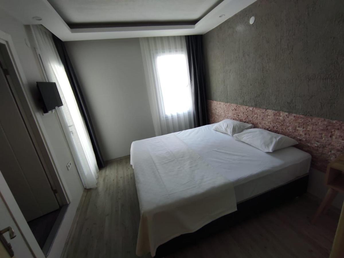 1989 Hotel Sebat Çeşme Kültér fotó