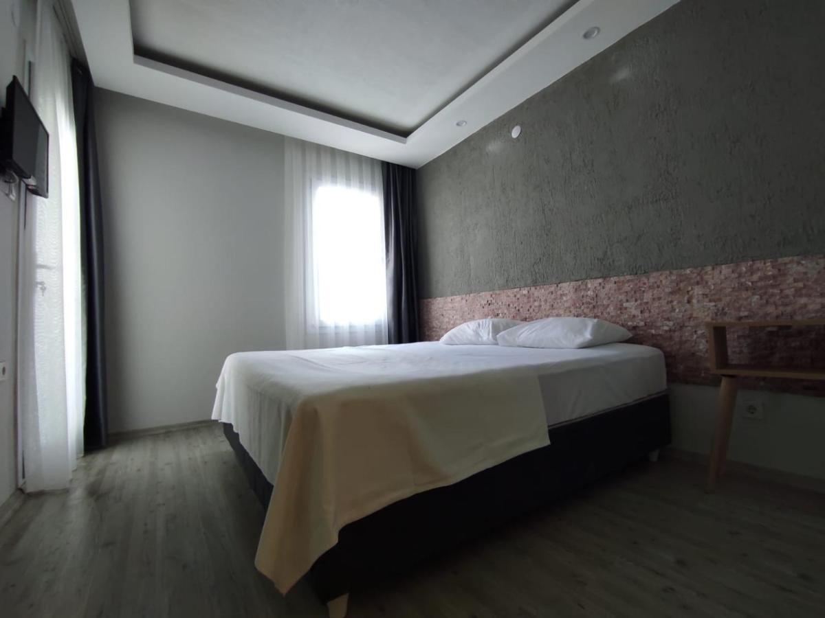 1989 Hotel Sebat Çeşme Kültér fotó