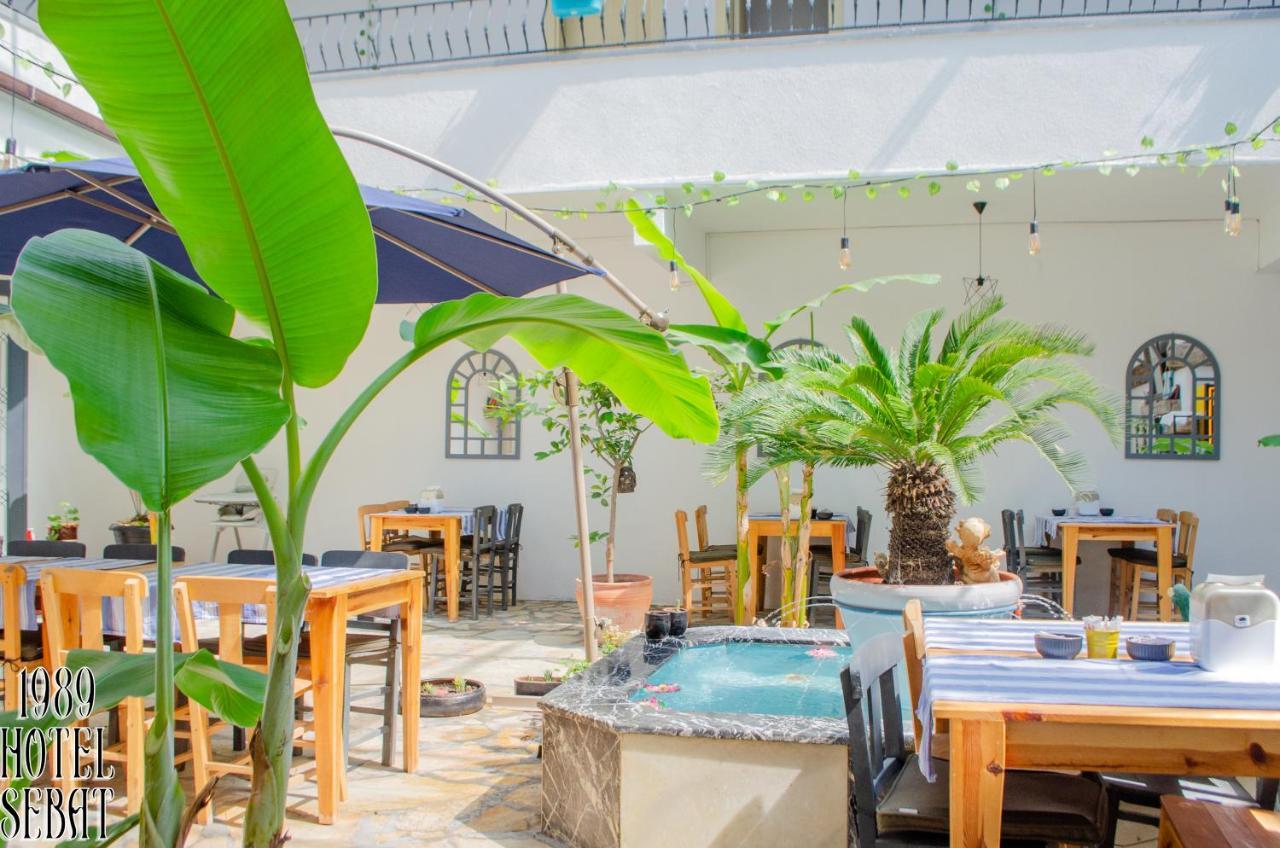 1989 Hotel Sebat Çeşme Kültér fotó