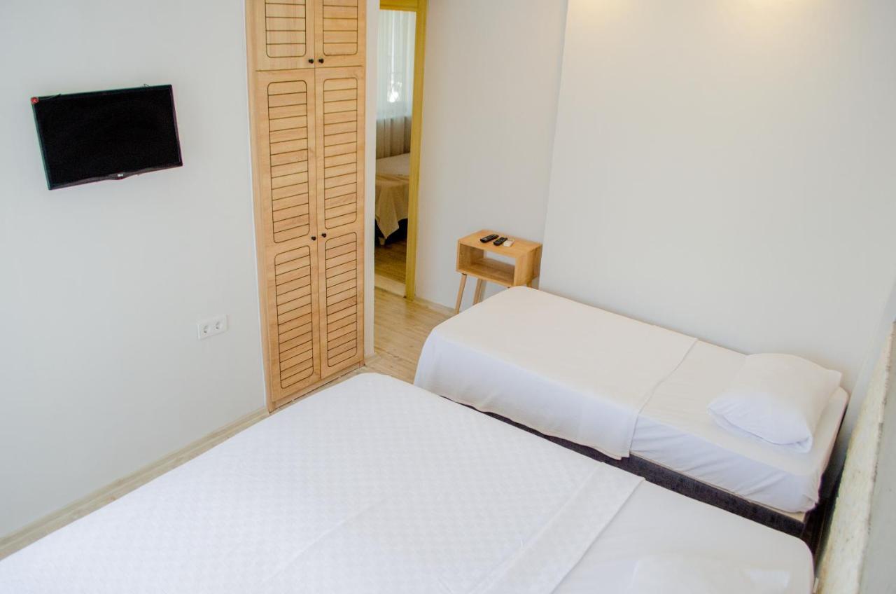 1989 Hotel Sebat Çeşme Kültér fotó